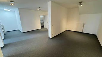 Expose Verkauf einer Eigentumseinheit im Erdgeschoss für Geschäft, Atelier, Praxis, Büro im Zentrum von Linz
