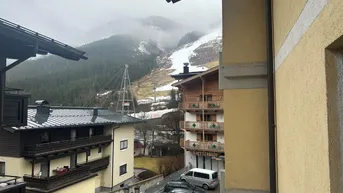 Expose Kleine renovierungsbedürftige Wohnung in Saalbach!