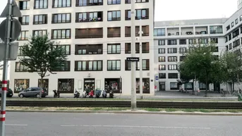 Expose Tokiostraße: Garagenstellplätze zu vermieten ***** nahe Kagran / U1 - Vienna International School (VIS) / Kirschblütenpark *****