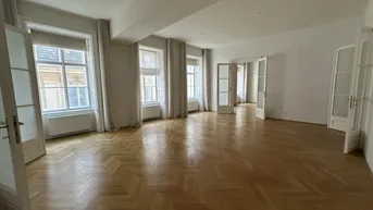 Expose UNBEFRISTET: 4 ZIMMER mit separater Küche nahe Stephansplatz ab AUGUST!
