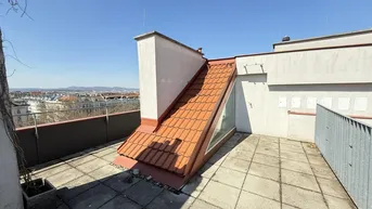 Expose Unbefristete 4 Zimmer-Dachgeschosswohnung mit Dachterrasse ab sofort zur Anmietung frei!