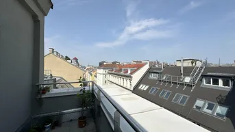Expose UNBEFRISTET: große 5 Zimmer im frisch ausgebauten Dachgeschoss mit Balkon!