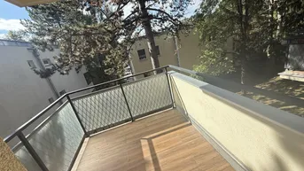 Expose Baumeistergasse: Zwei Zimmer (zenral begehbar) mit separater Küche und Balkon!