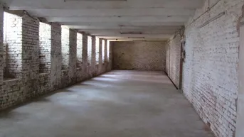 Expose Apostelgasse: Souterrain-Fläche mit Tageslicht um weniger als EUR 6 pro m2! Viele Gestaltungsmöglichkeiten!