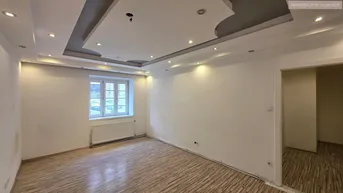 Expose Sanierungsbedürftig + Altbau + 1 Zimmer + separate Küche + Erdgeschoß