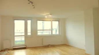 Expose Großzügig geschnittene DG-Wohnung mit West-Terrasse (ABENDSONNE!!!)