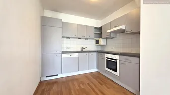 Expose Großzügige DG-Wohnung mit großem, sonnigen Innenhof-Balkon