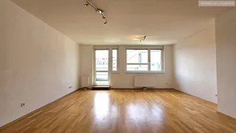 Expose Großzügige DG-Wohnung mit großem, sonnigen Innenhof-Balkon