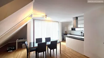 Expose VOLLMÖBLIERTE DG-Wohnung mit westseitiger Terrasse ++ Eine Ebene ++ AB AUGUST!!