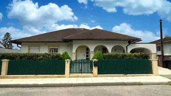 Expose Gepflegtes Haus mit viel Platz für die ganze Familie! Luftwärmepumpe! PV-Vorbereitung!