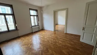 Expose Geräumige 4-Zimmer Wohnung im Zentrum direkt bei der UNI - perfekt für eine WG!