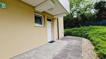 Expose Tolle 2-Zimmer-Wohnung mit großzügigem Garten und Tiefgaragen Parkplatz in Sankt Peter!