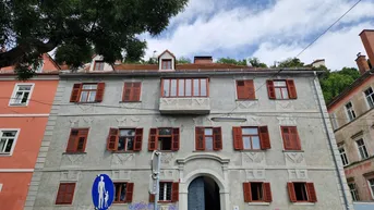 Expose Entzückende Altbauwohnung - zwei Zimmer - in zentraler Lage! Innenstadt!