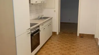 Expose Garconniere mit Blick in den begrünten Innenhof / RESERVIERT!!