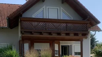 Expose Exquisites Einfamilienhaus mit kleinem Nebengebäude und großem Grund