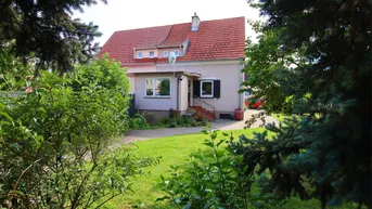 Expose Großer Garten und Blick auf den Anninger - Entzückende Doppelhaushälfte in ruhiger Siedlungslage in Traiskirchen!