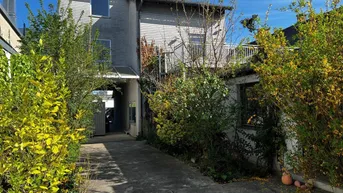 Expose NEUER PREIS! Meidling - Haus und große Halle in Wohn- und Geschäftsviertel!