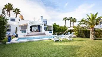 Expose Mediterrane Villa in erster Meereslinie mit viel Potential/ Lanuza, El Campello - Alicante