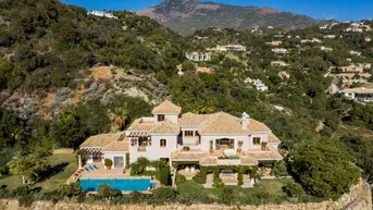 Expose Atemberaubende Villa zu verkaufen in La Zagaleta in Benahavis