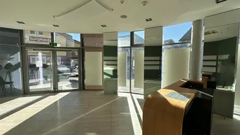 Expose 100m² Geschäftslokal mit großer Auslagenfront im Zentrum von Altenmarkt