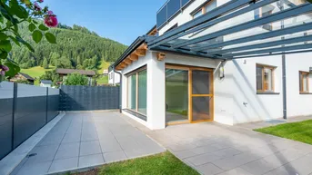 Expose 5-Zimmer-Wohnung über 2 Etagen mit Garten,Terrasse, 2 Carport in der Forstau/Fageralm