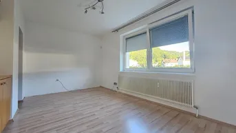 Expose GEMÜTLICHE 2-ZIMMER WOHNUNG MIT LOGGIA IN ZENTRALER LAGE VON TERNBERG