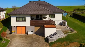 Expose CHARMANTER BUNGALOW IN ZENTRALER LAGE MIT GROSSEM GARTEN