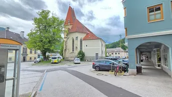 Expose ANLAGEOBJEKT GEPFLEGTE 3-ZIMMER WOHNUNG MIT BALKON UND GARTEN!
