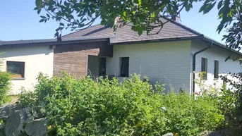 Expose CHARMANTER BUNGALOW IN ZENTRALER LAGE MIT GROSSEM GARTEN