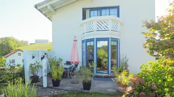 Expose EINFAMILIENHAUS MIT CHARMANTEM GARTEN UND POOL