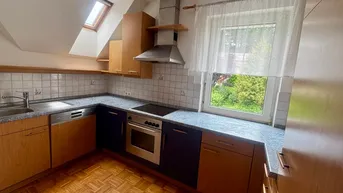 Expose SCHÖNE ZENTRUMSNAHE ZWEIRAUMWOHNUNG MIT GARTENNUTZUNG UND PARKPLATZ!
