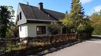 Expose ST. ULRICHFAMILIENHIT MIT POOL UND TEICHZU KAUFEN