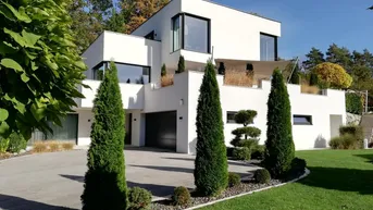 Expose EXKLUSIVE VILLA MIT BLICK IN DIE BERGE