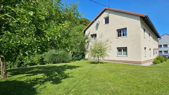 Expose ZWEIFAMILIENHAUS MIT CHARME – MIT TRAUMGARTEN, WINTERGARTEN &amp; BACHZUGANG IM ZENTRUM VON KLEINRAMING