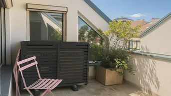 Expose Edle Dachterrassenwohnung in Maisonetteform, unweit des Julius Tandlerplatzes-U4 einhundert Meter entfernt und Blick auf den Kahlenberg 1090 Wien !!
