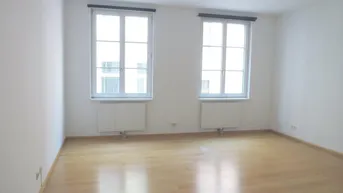 Expose Großzügige 2 Zimmerwohnung am Roten Hof!