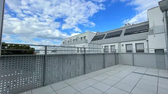 Expose Klimatisierter 4-Zimmer DG-Traum mit 2 Terrassen und Fernblick
