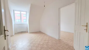 Expose Kaufpreissenkung &amp; GRATIS Goodie! Entdecken Sie die charmante Altbau-Oase im Dachgeschoß mit Garten!