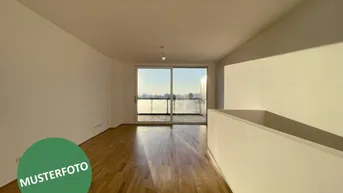 Expose Moderne Dachgeschoss-Maisonette mit Charme und Aussicht
