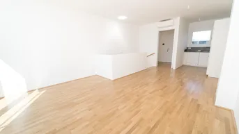 Expose Leben hoch oben: Dachgeschoss-Maisonette