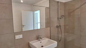 Expose Lichtdurchflutete 2-Zimmer-Wohnung mit Loggia und Ausblick – Ihr Zuhause im High Five Tower ab sofort!
