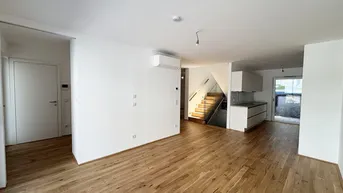 Expose Modern Townhouse with Garden and Terrace in the 3rd District