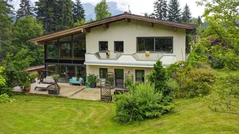 Expose Tolle Aussicht ohne Einsicht: Großzügiges Tiroler Landhaus auf 9.000 m² am Wilden Kaiser