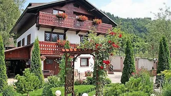 Expose Grosszügiges Familienhaus im alpenländischen Stil im ruhigen Grün nahe Ljubljana