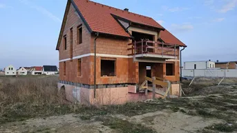 Expose 7081 Schützen am Gebirge - Rohbau mit unverbaubarem Blick nach Süden und Westen - Eckgrundstück