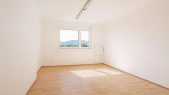 Expose 8020: Helle 4-Zimmer-, Dachgeschoss-, Familien-/Senioren-Wohnung, nahe Mur &amp; Augarten- &amp; Citypark