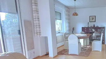 Expose 8051 Graz: Traumhafte Fernsicht von der südseitigen überdachten Loggia, Eigenes Gartenabteil