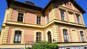 Expose Großzügige Erdgeschosswohnung in einer schönen Villa am sonnigen Mondsee zu vermieten (Optional: Wohnen und Arbeiten unter einem Dach)