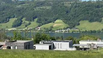 Expose Premium-Baugrundstück am Grünland mit Seeblick