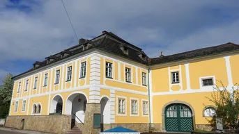 Expose Büro- und Seminarhof mit Gastronomie